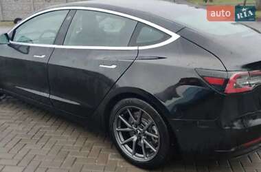 Седан Tesla Model 3 2019 в 