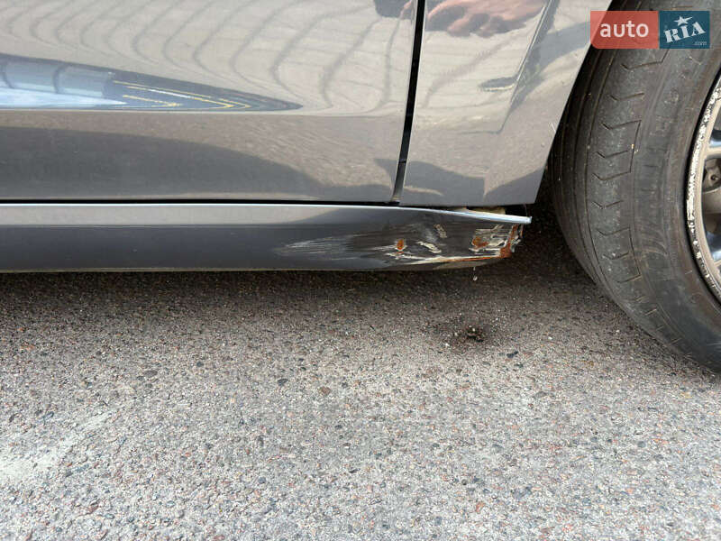 Седан Tesla Model 3 2019 в Ровно