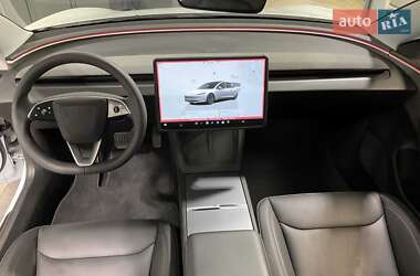 Седан Tesla Model 3 2024 в 