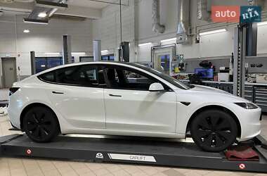 Седан Tesla Model 3 2024 в 