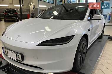Седан Tesla Model 3 2024 в 