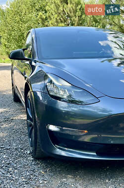 Седан Tesla Model 3 2020 в 
