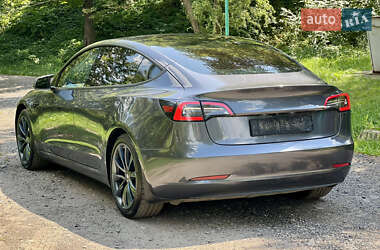 Седан Tesla Model 3 2020 в 
