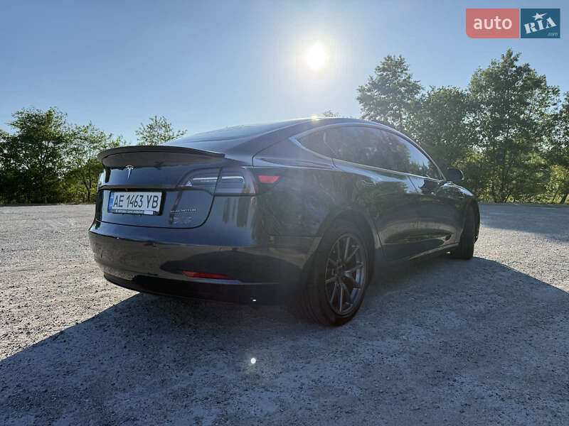 Седан Tesla Model 3 2018 в Каменском