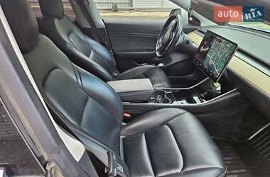 Седан Tesla Model 3 2018 в Львове