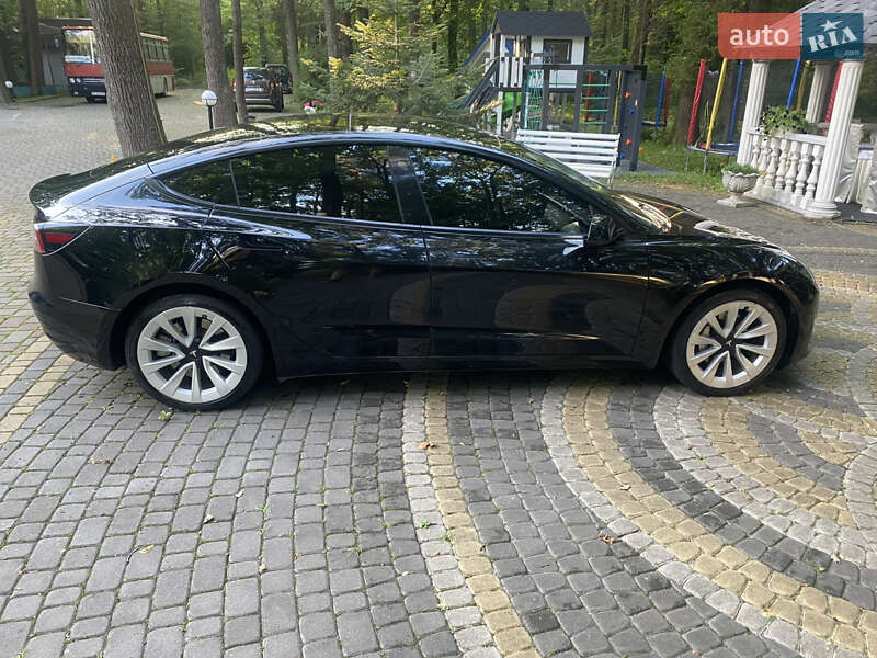 Седан Tesla Model 3 2022 в Богородчанах