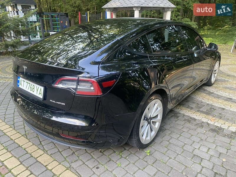 Седан Tesla Model 3 2022 в Богородчанах