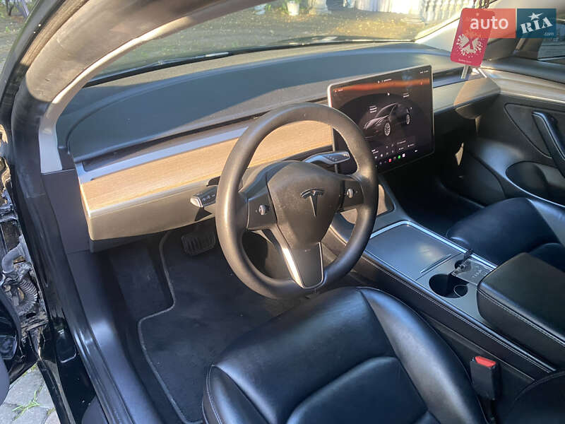 Седан Tesla Model 3 2022 в Богородчанах