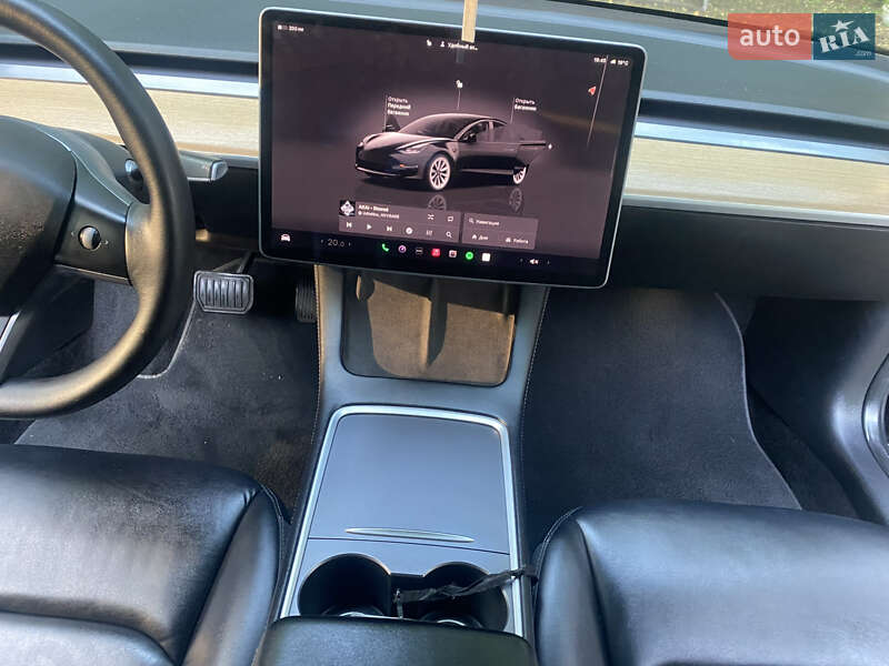 Седан Tesla Model 3 2022 в Богородчанах