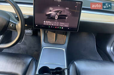 Седан Tesla Model 3 2022 в 