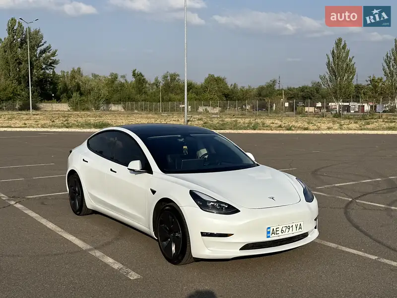 Tesla Model 3 2023