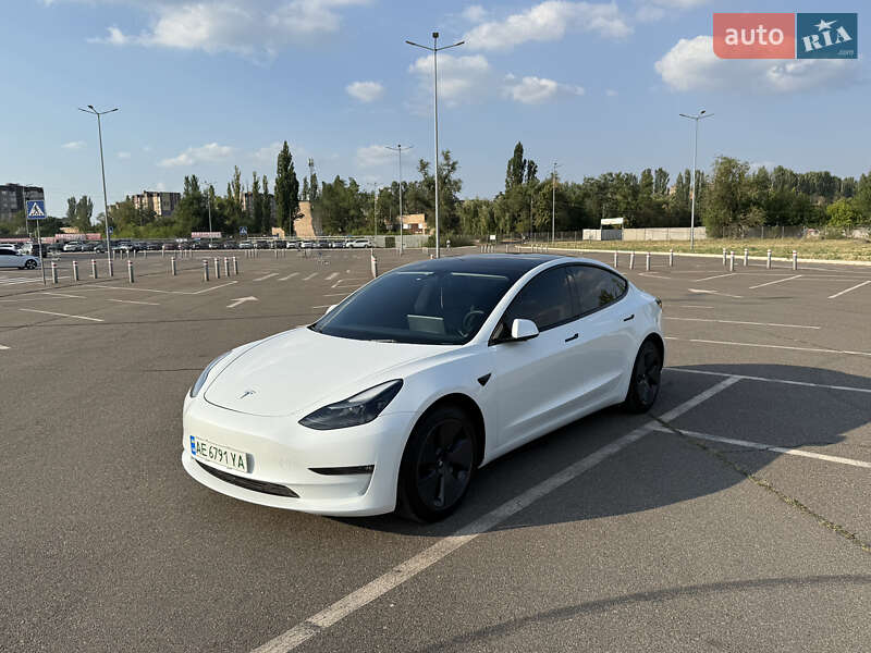 Седан Tesla Model 3 2023 в Кривому Розі