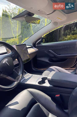 Седан Tesla Model 3 2019 в 