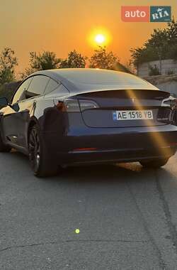 Седан Tesla Model 3 2021 в Кривом Роге