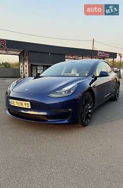 Седан Tesla Model 3 2021 в Кривом Роге