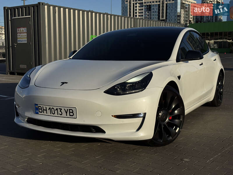 Седан Tesla Model 3 2021 в Одессе
