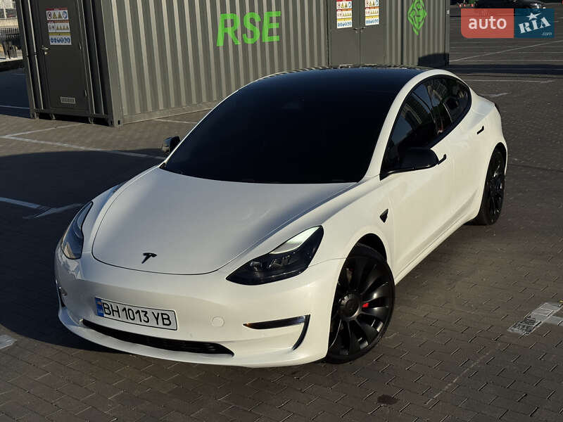 Седан Tesla Model 3 2021 в Одессе