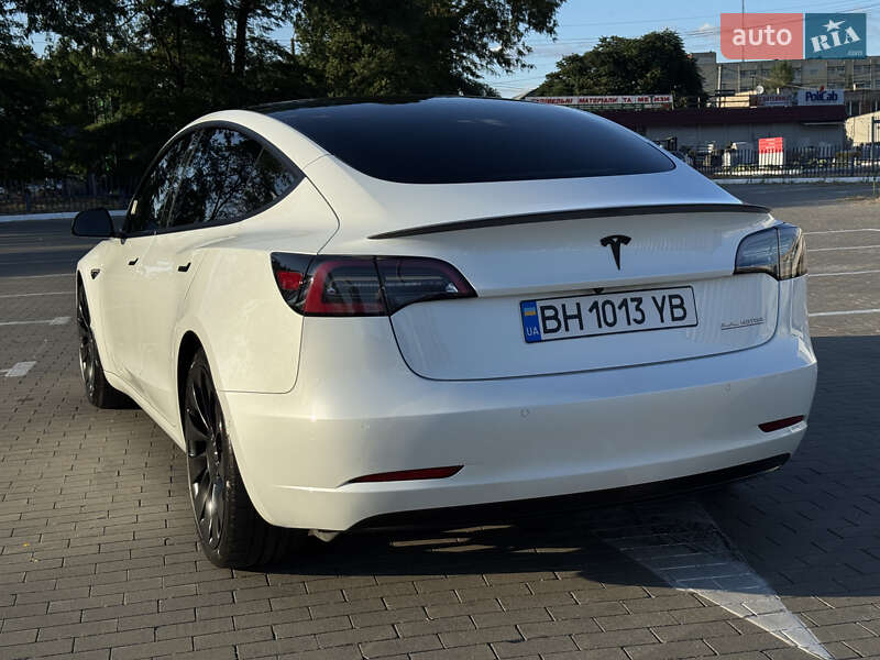 Седан Tesla Model 3 2021 в Одессе