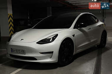 Седан Tesla Model 3 2021 в 