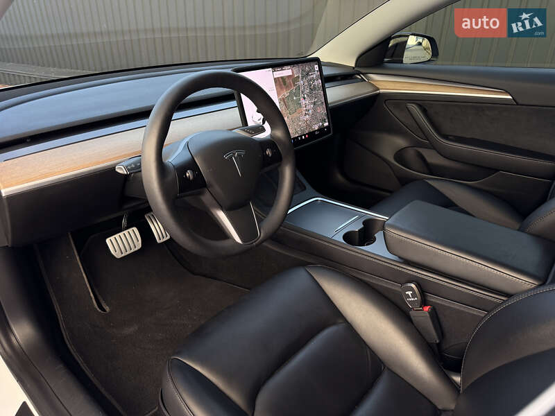 Седан Tesla Model 3 2021 в Одессе