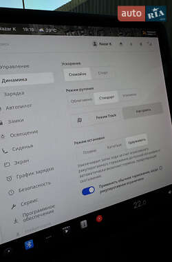 Седан Tesla Model 3 2021 в 
