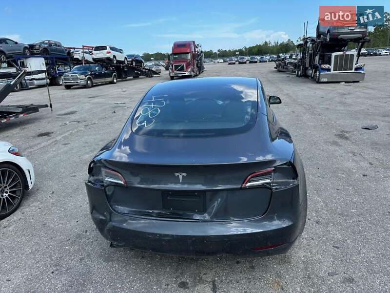 Седан Tesla Model 3 2023 в Киеве