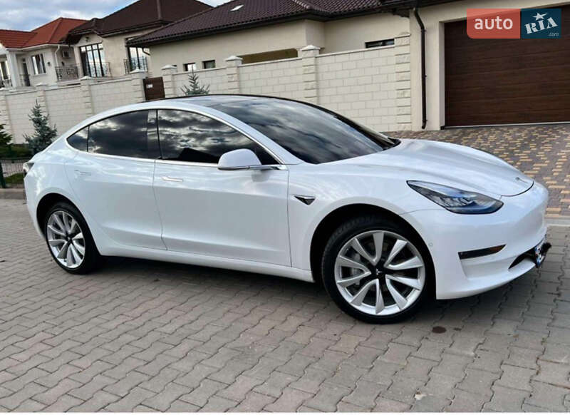 Tesla Model 3 2019