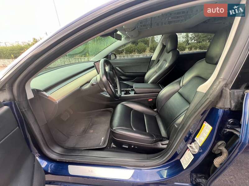 Седан Tesla Model 3 2018 в Запорожье