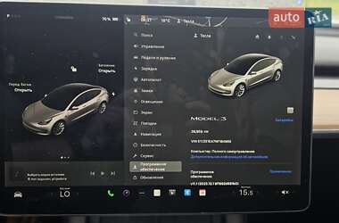 Седан Tesla Model 3 2022 в 