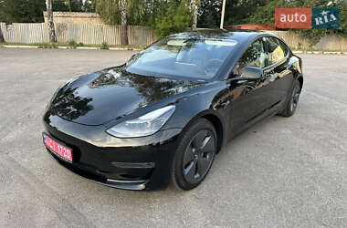 Седан Tesla Model 3 2023 в 