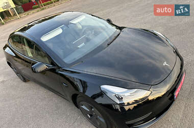 Седан Tesla Model 3 2023 в 