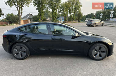 Седан Tesla Model 3 2023 в 