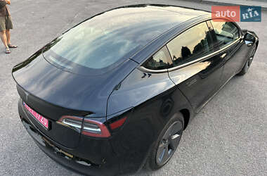 Седан Tesla Model 3 2023 в 