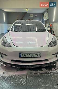 Седан Tesla Model 3 2021 в Києві