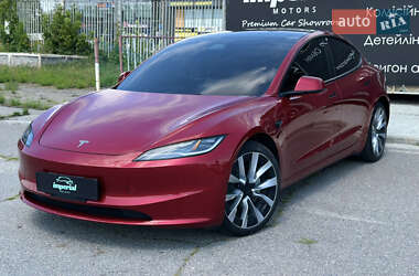 Седан Tesla Model 3 2024 в 