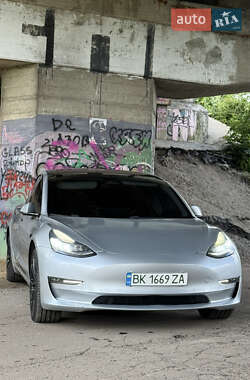 Седан Tesla Model 3 2018 в 
