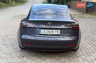 Седан Tesla Model 3 2023 в 