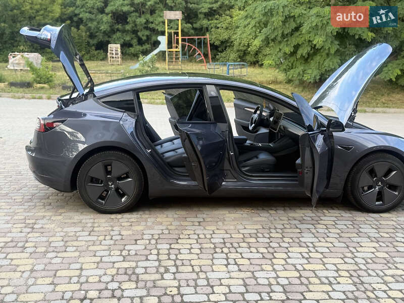 Седан Tesla Model 3 2023 в Запорожье