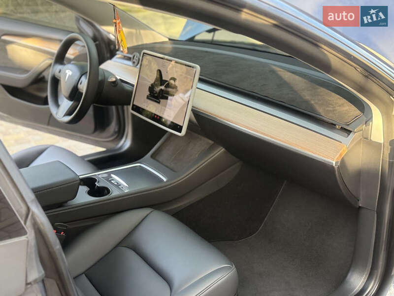 Седан Tesla Model 3 2023 в Запорожье