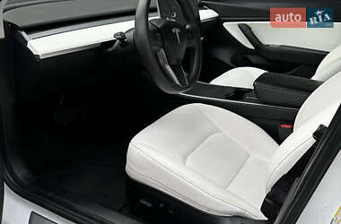 Седан Tesla Model 3 2019 в 