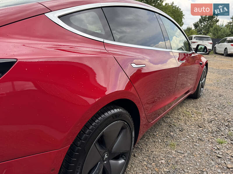 Седан Tesla Model 3 2018 в Луцке