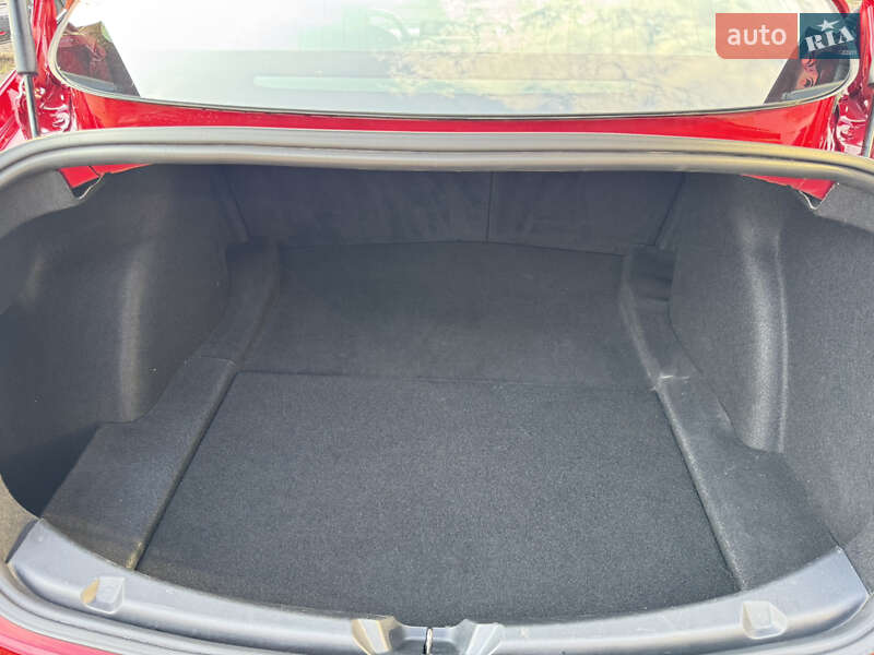 Седан Tesla Model 3 2018 в Луцке