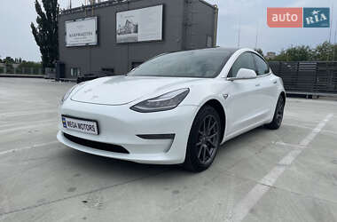 Седан Tesla Model 3 2019 в Киеве