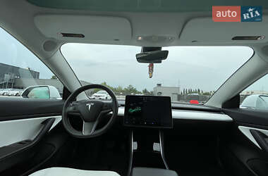 Седан Tesla Model 3 2019 в 