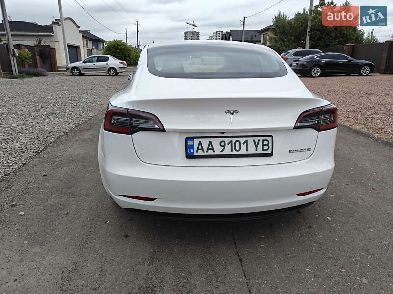 Седан Tesla Model 3 2019 в Броварах