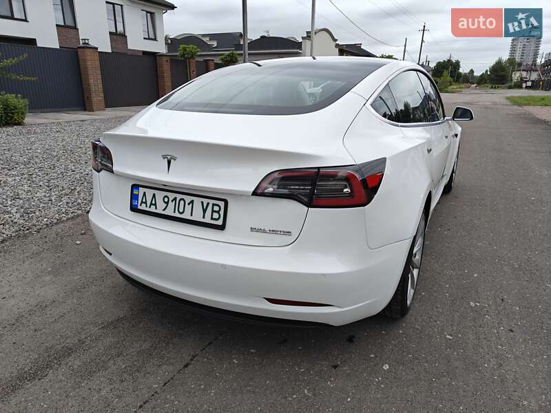 Седан Tesla Model 3 2019 в Броварах