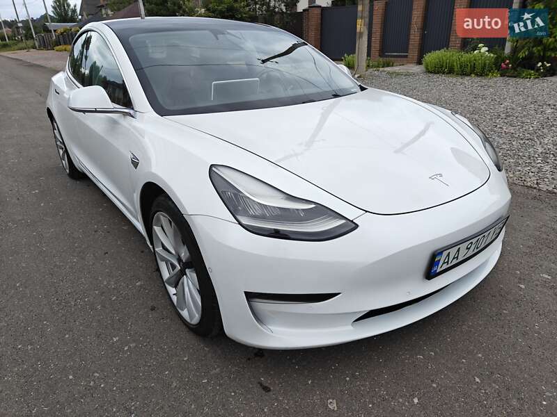 Седан Tesla Model 3 2019 в Броварах