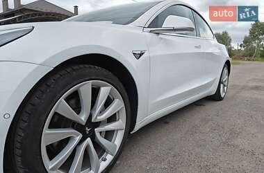Седан Tesla Model 3 2019 в Броварах