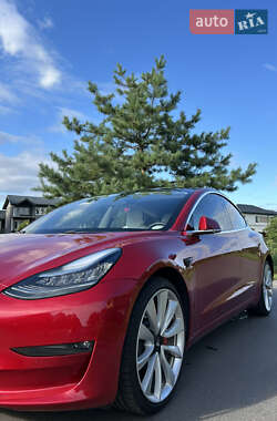 Седан Tesla Model 3 2018 в Києві