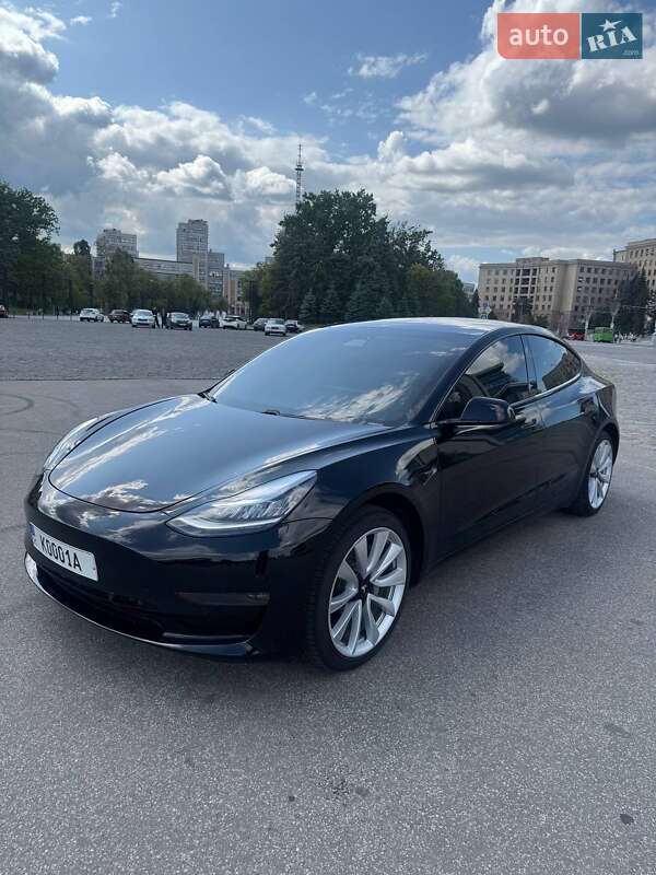 Tesla Model 3 2019
